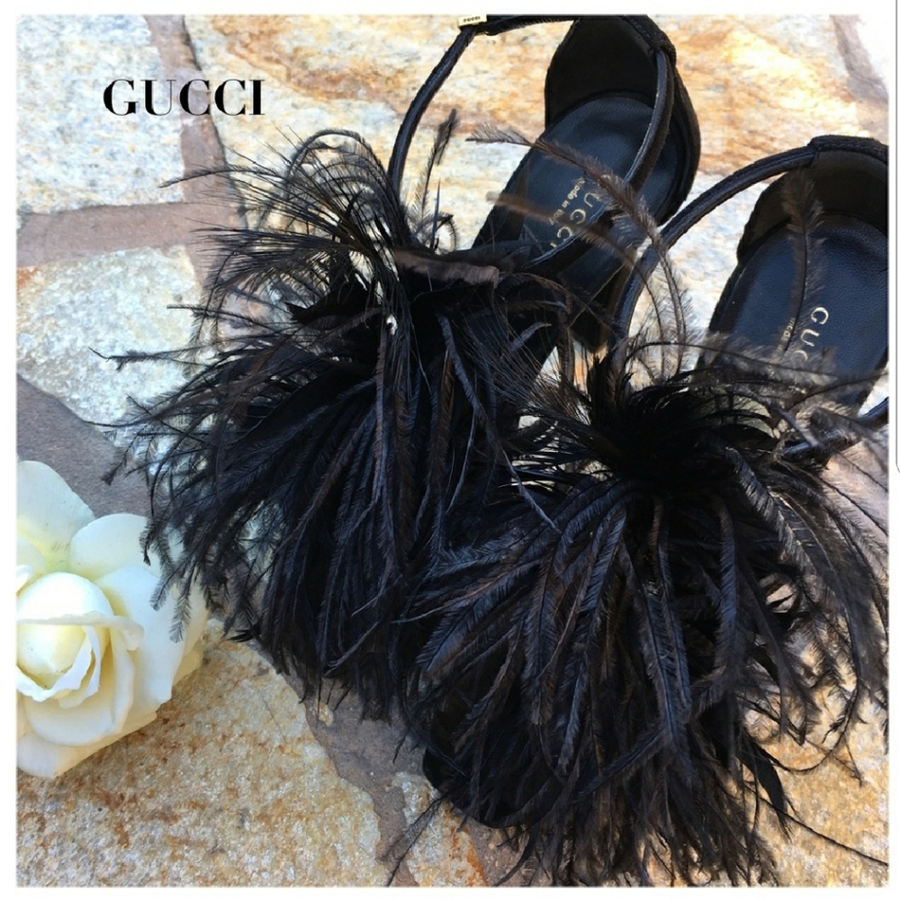 🎉🎉HP🎉🎉 RARE Gucci Feathers Heels🎉🎉